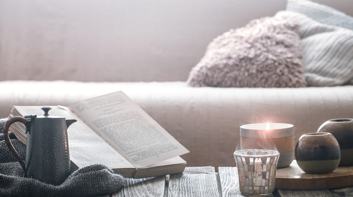 Serata rilassante con luce soffusa automatica